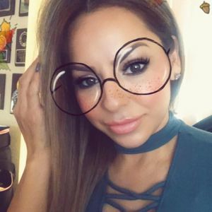 Meet your Posher, Veronica